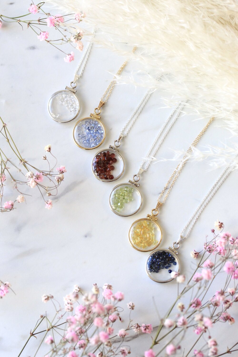 New Birthstone Jewelry: 1970s-Inspired Shaker Lockets