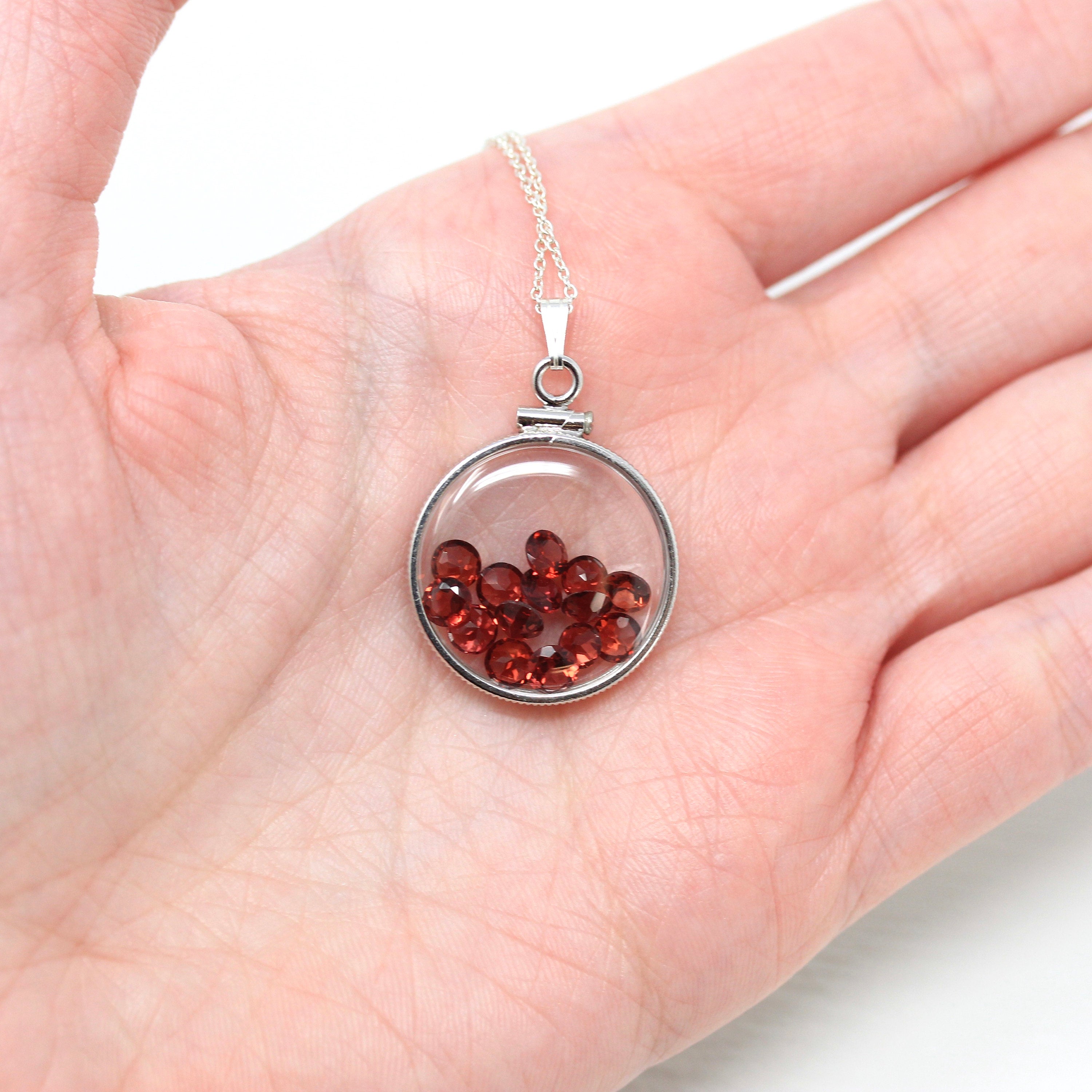 Garnet charm online