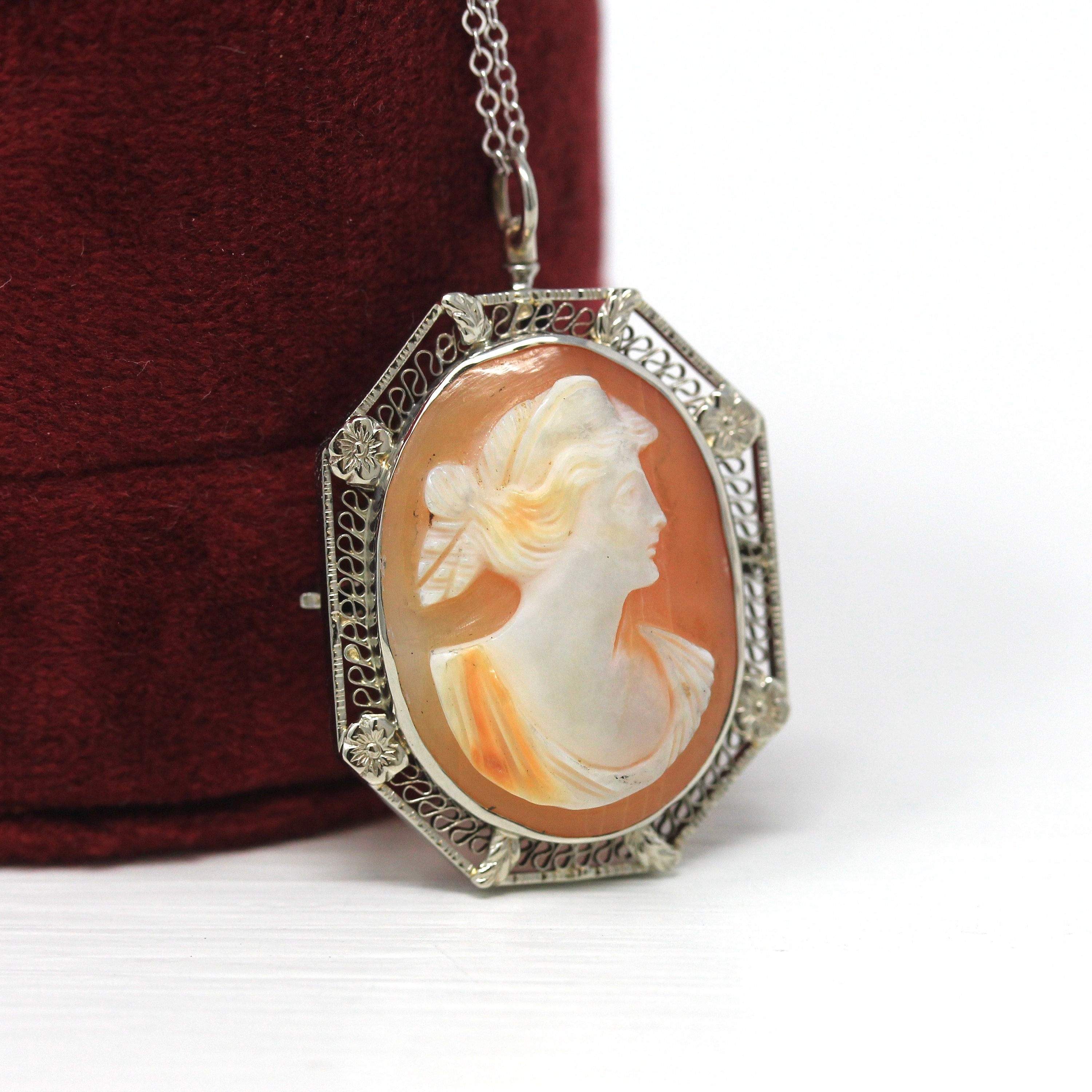 VINTAGE CAMEO PENDANT YELLOW GOLD BROOCH VICTORIAN NECKLACE PIN