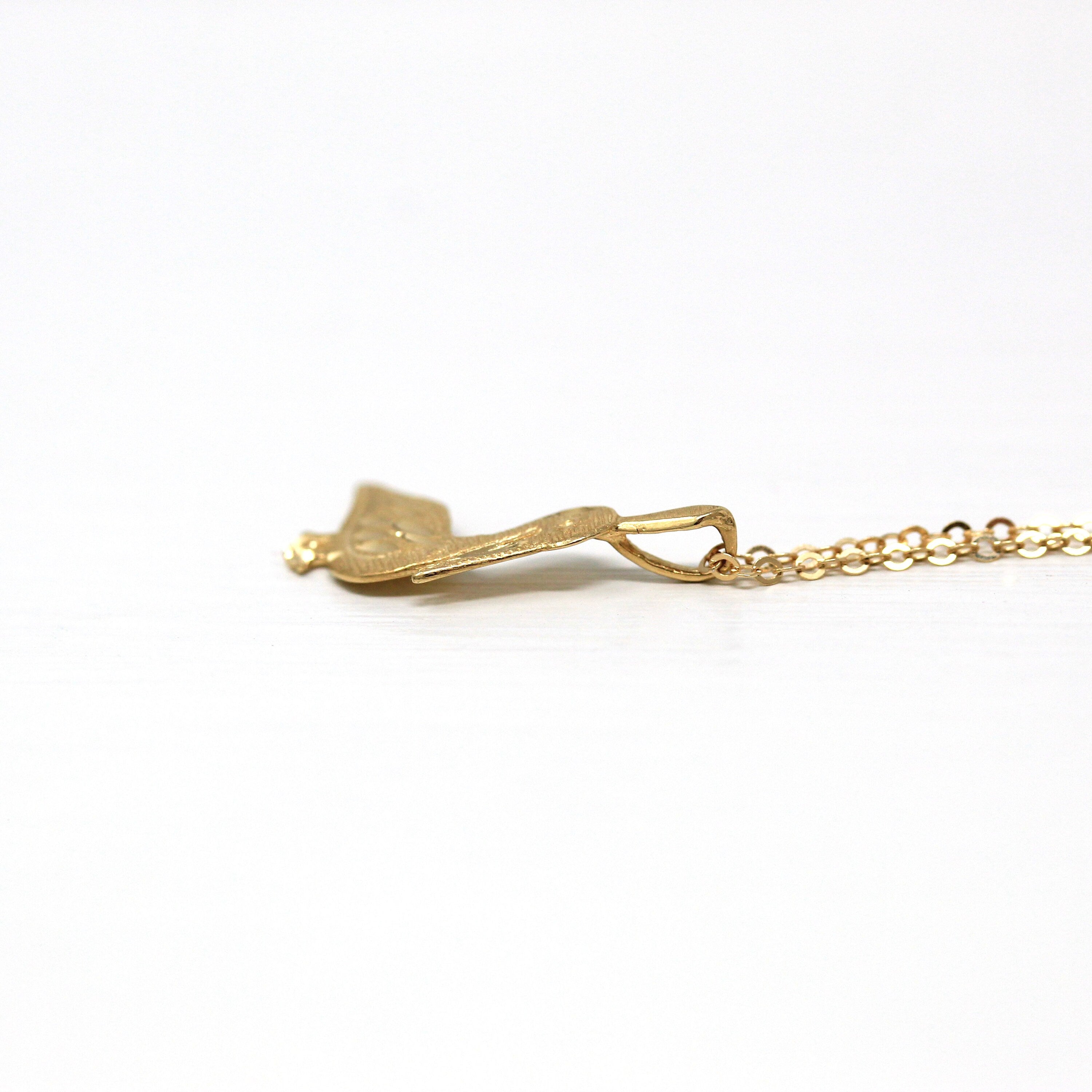 Modern Pelican Charm - Estate 14k Yellow Gold Figural Diamond Cut Water Bird Pendant Necklace - Circa 2000s Era Michael Anthony Fine Jewelry