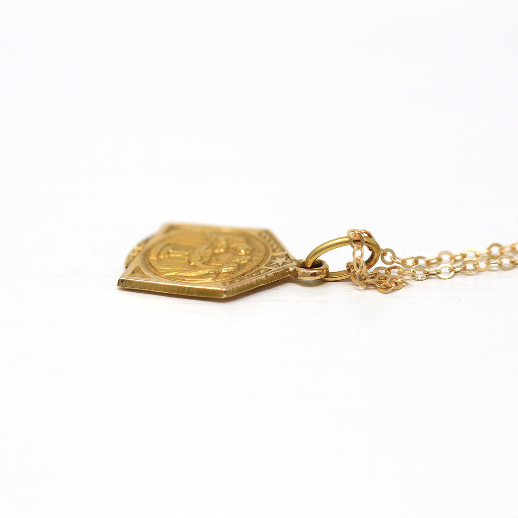 Ricordo Del Battesimo Charm - Retro 18k Yellow Gold Religious Medal Pendant Necklace - Vintage Circa 1970s Baptism Memory Gift Fine Jewelry