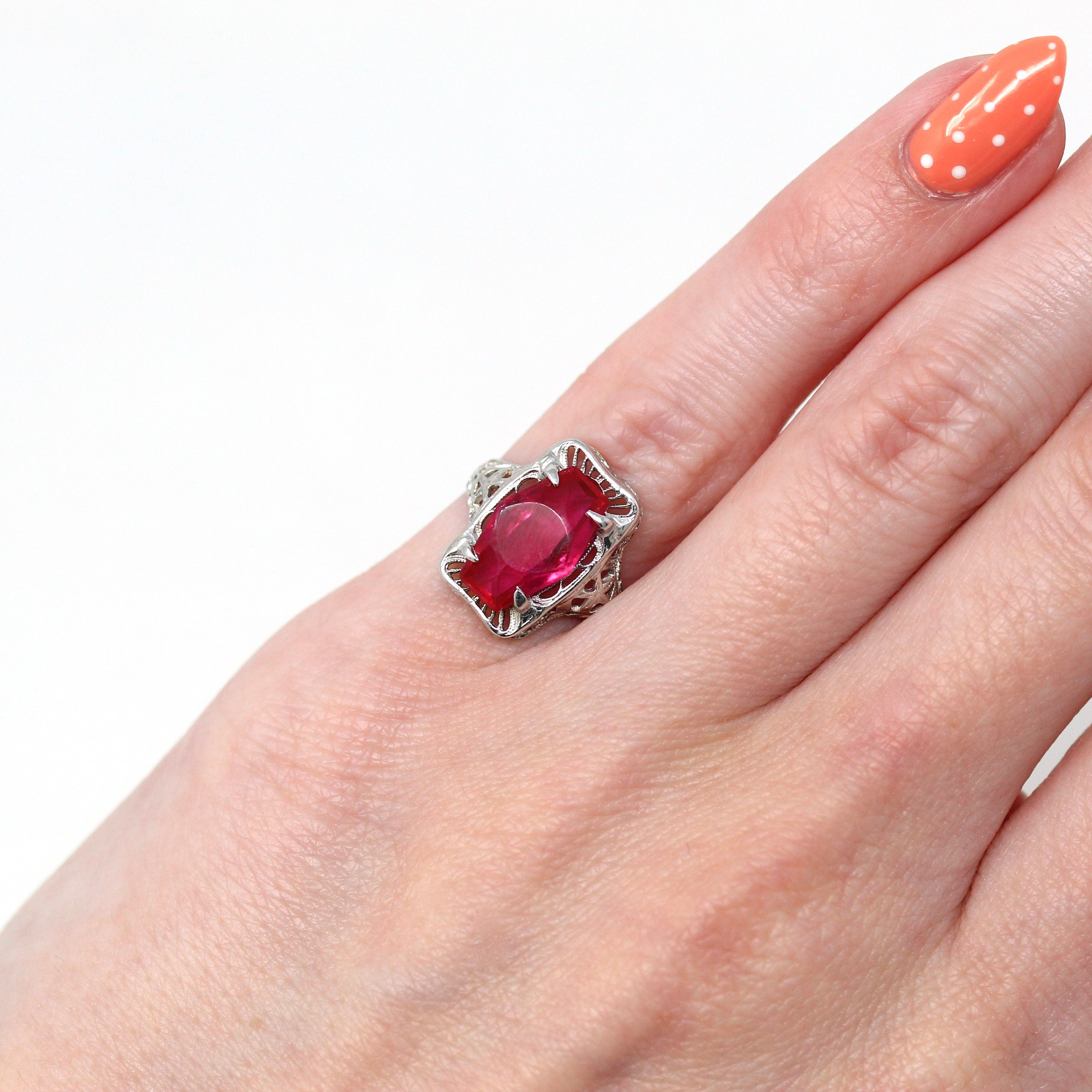 10K retailer WHITE GOLD RED STONE RING