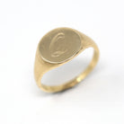 Retro Letter 'Q' Ring - Vintage 14k Yellow Gold Engraved Cursive Initial Script Signet Band - Circa 1970s Era Size 8.6 Unisex Fine Jewelry