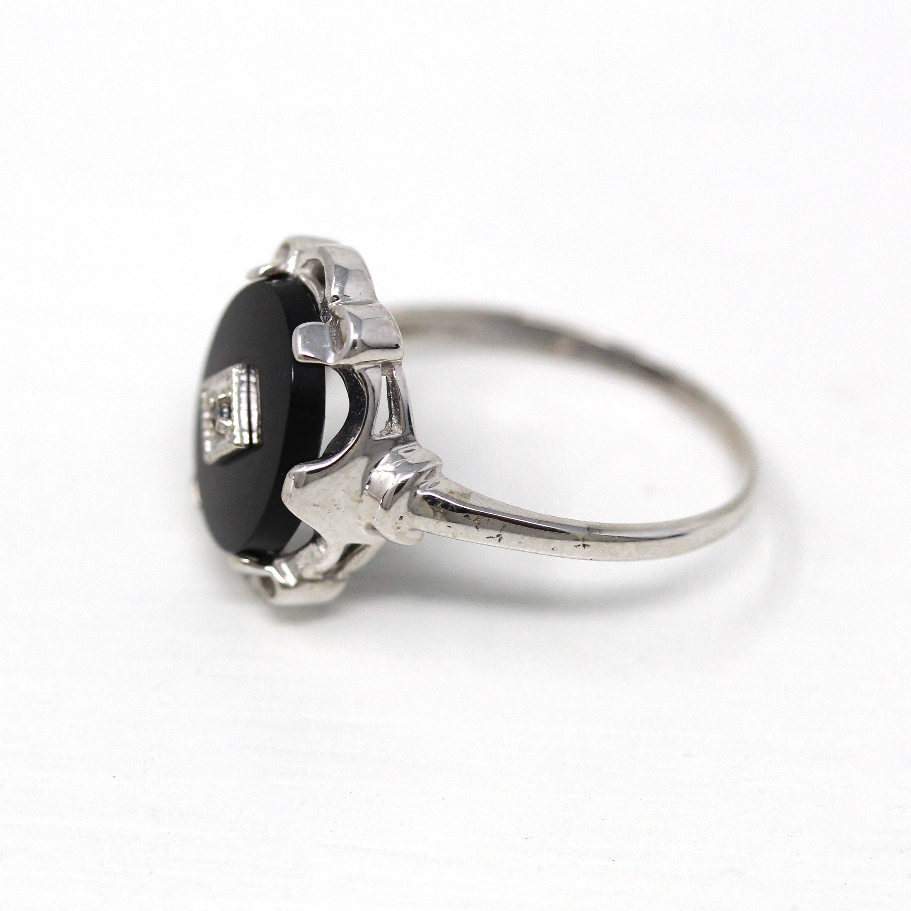 Vintage Onyx Ring - Mid Century Era 10k White Gold Genuine Black Oval Gemstone - Circa 1950s Size 7 1/4 Scalloped Design Fine 50s Jewelry