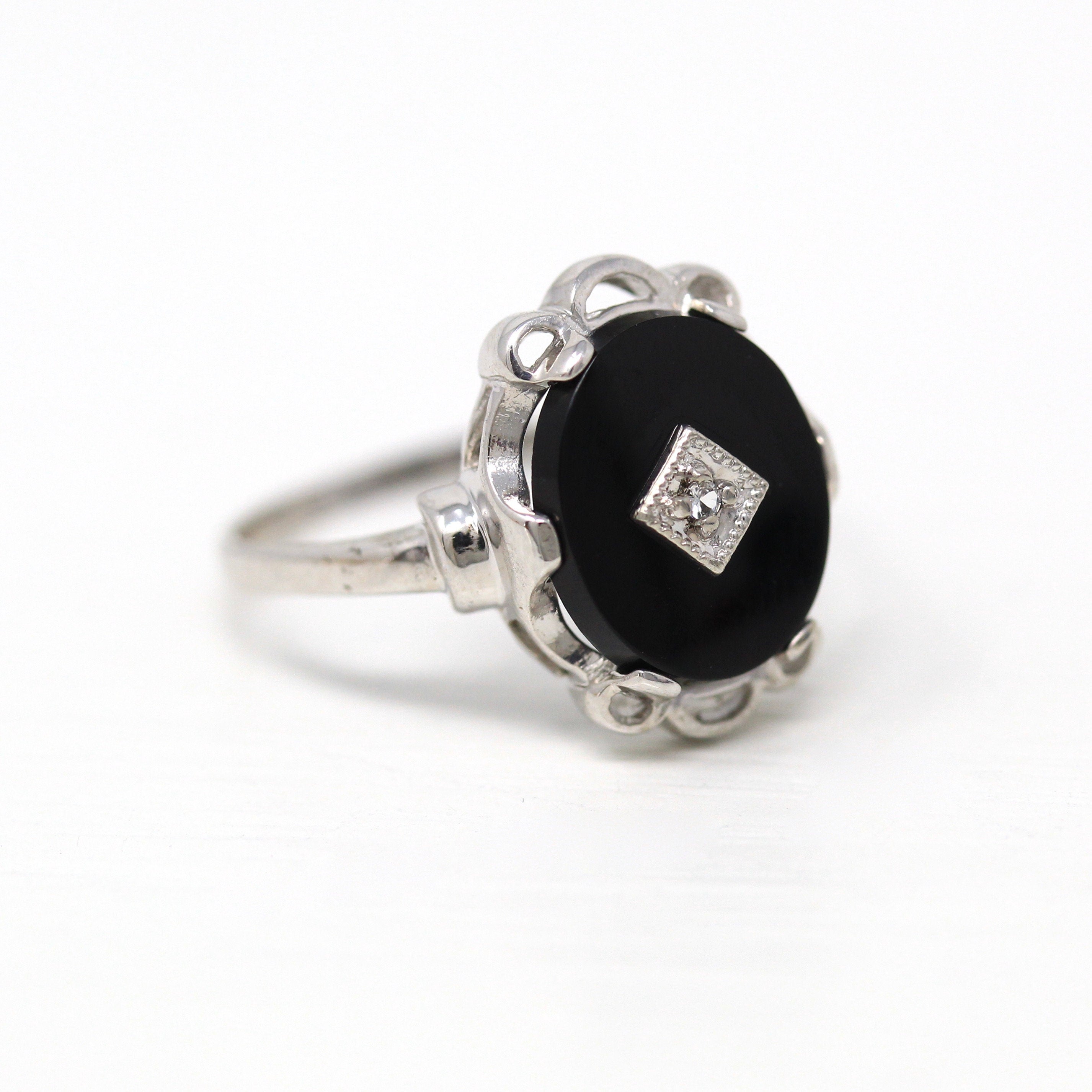 Vintage Onyx Ring - Mid Century Era 10k White Gold Genuine Black Oval Gemstone - Circa 1950s Size 7 1/4 Scalloped Design Fine 50s Jewelry