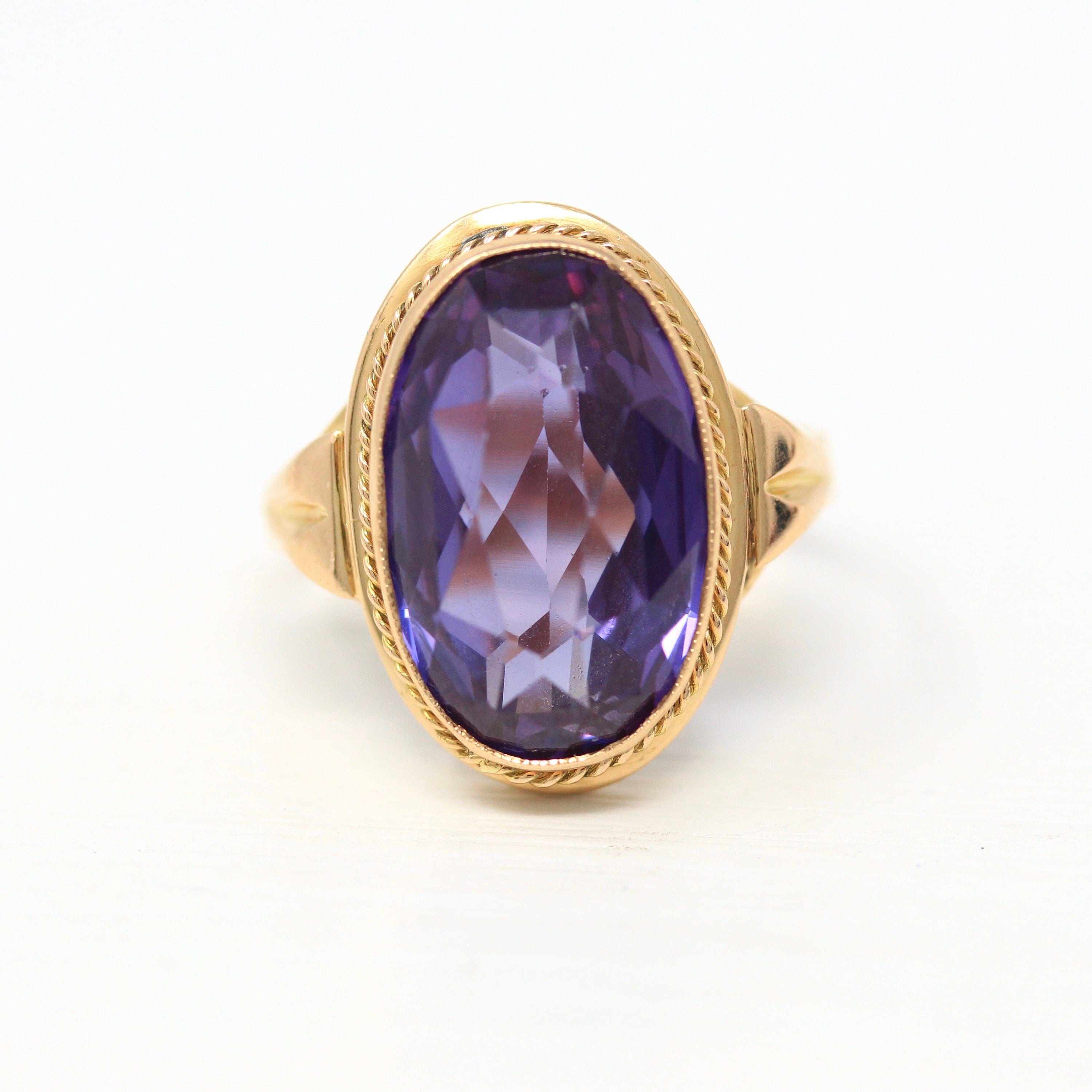 Created Color Change Sapphire Ring - Retro Era 14k Yellow Gold Purple Pink 14.3 CT Stone - Circa 1960s Era Size 10 Fine Statement Jewelry