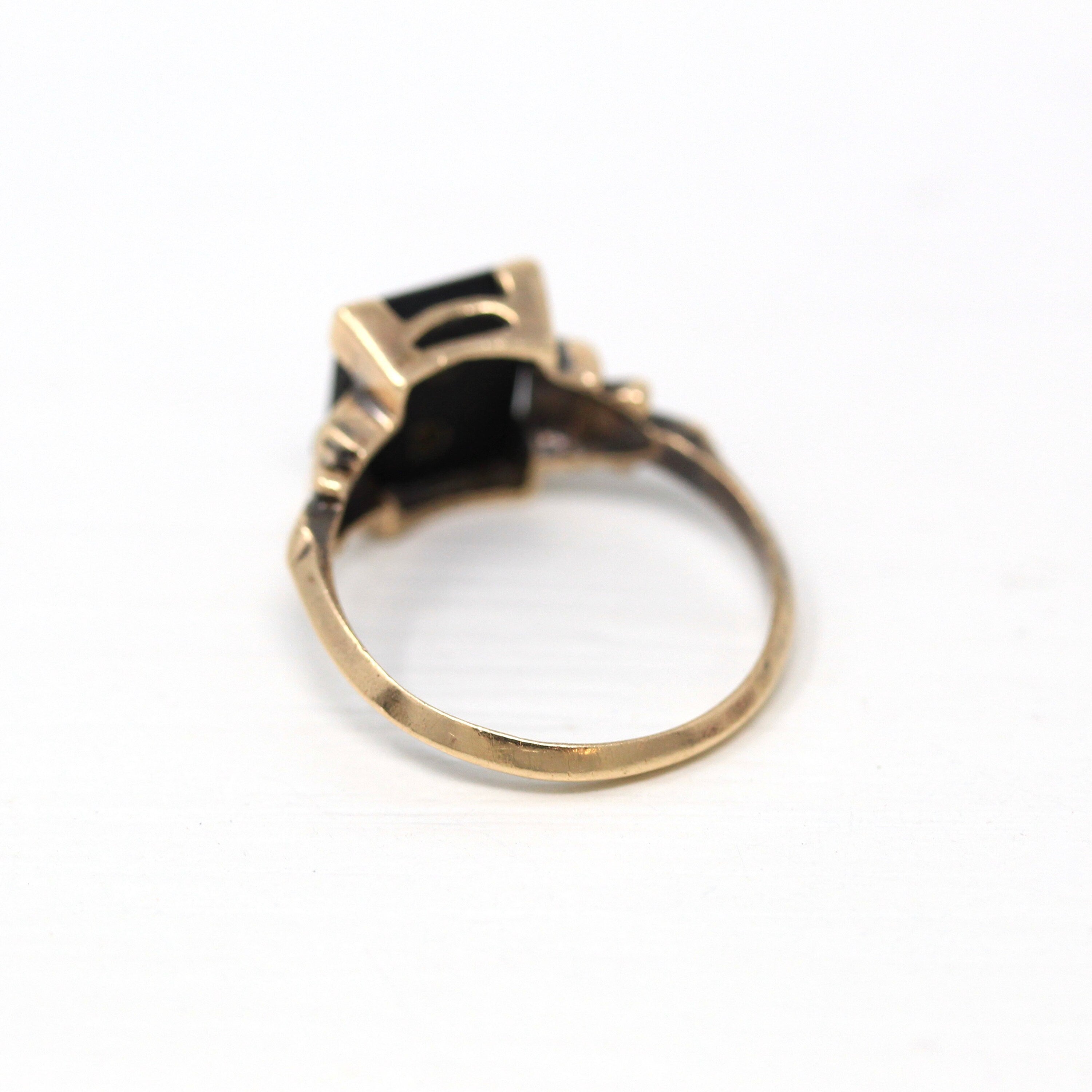 Dated 1943 Ring - Vintage 14k Yellow Gold Retro Black Onyx Gemstone - Size 5 1/2 Letters J R Signet Style Gem 1940s Era Fine Jewelry