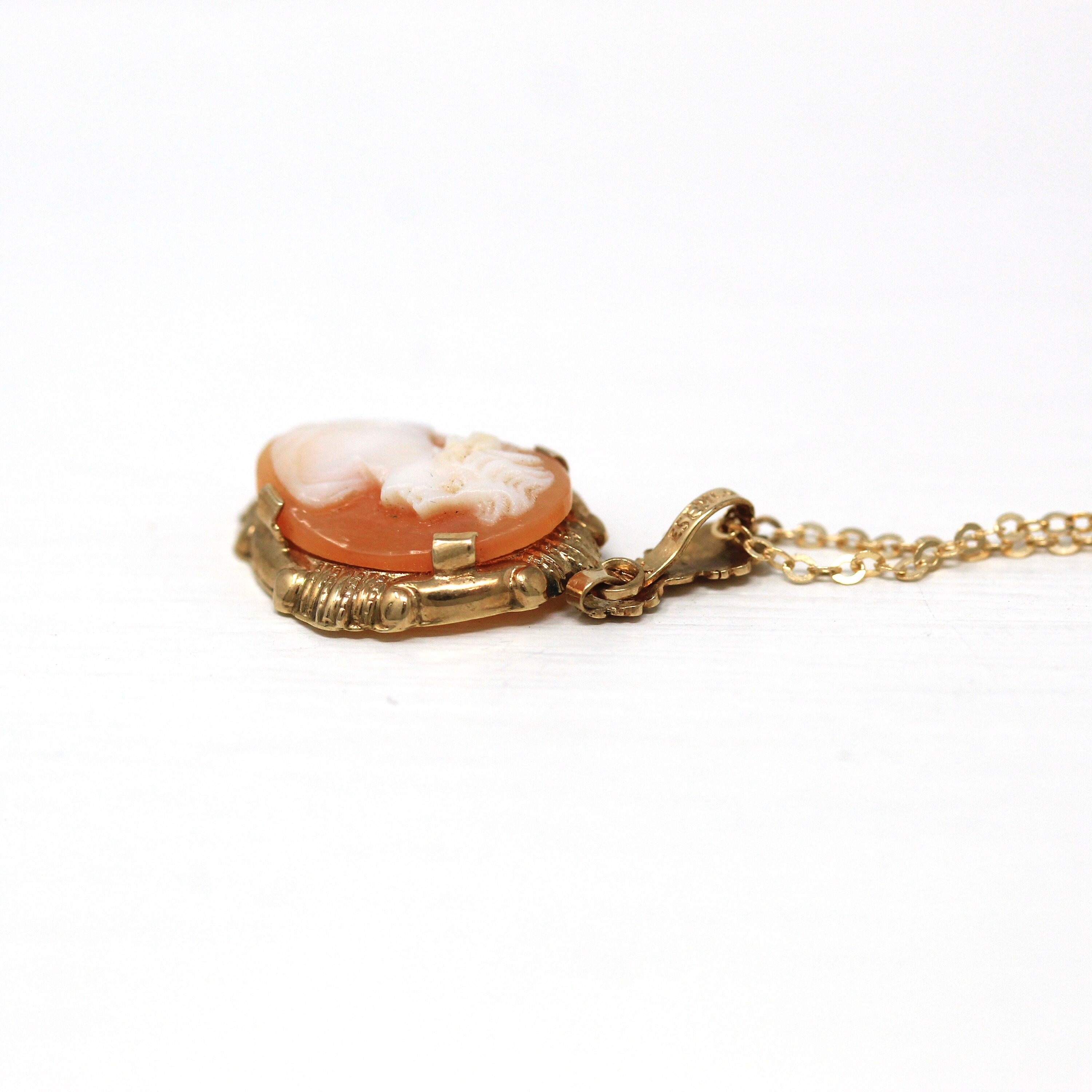 1940s Vintage 10k Yellow 2024 & Rose Gold Oval Cameo Pendant