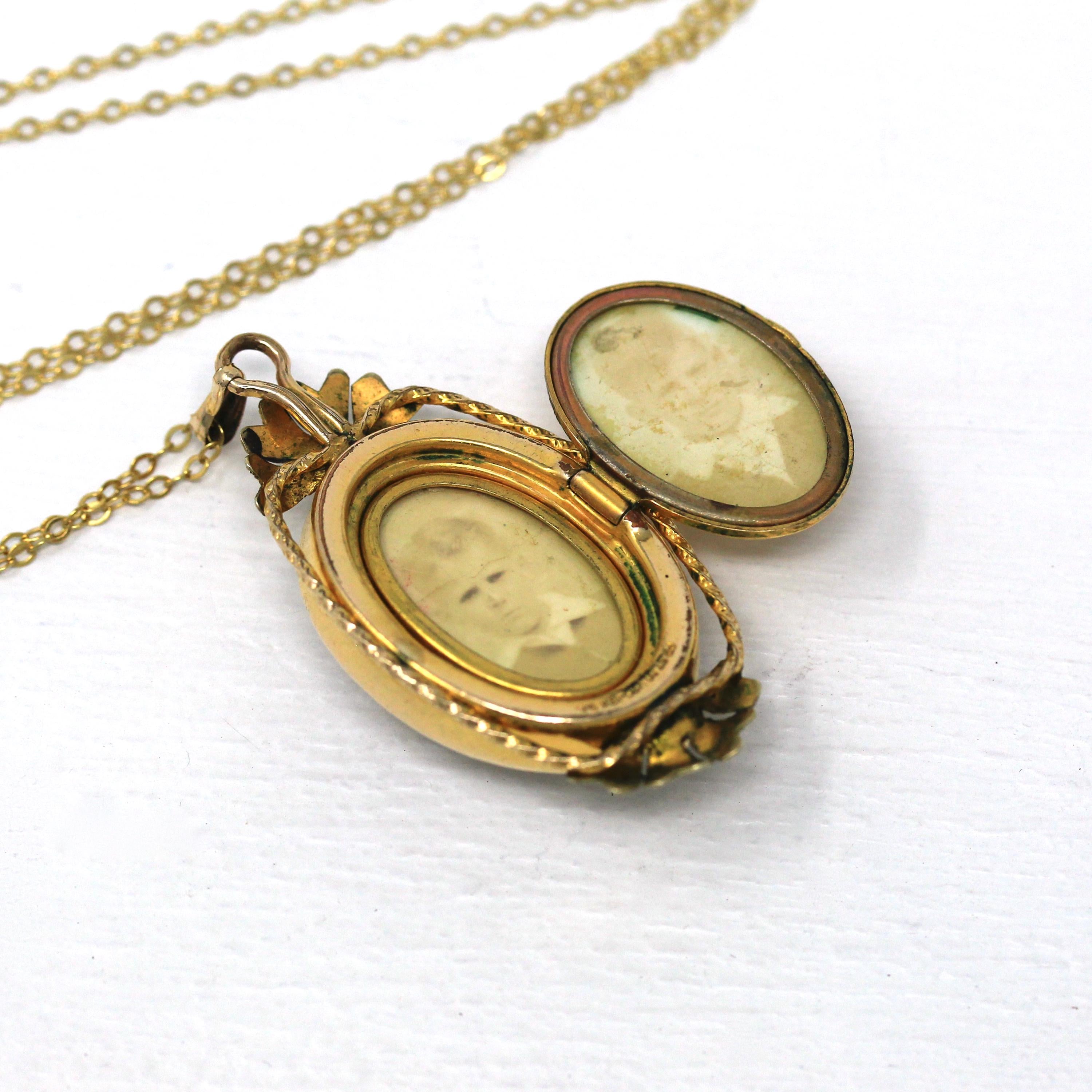 Vintage Cameo hot Locket, 1940's Vintage Jewelry