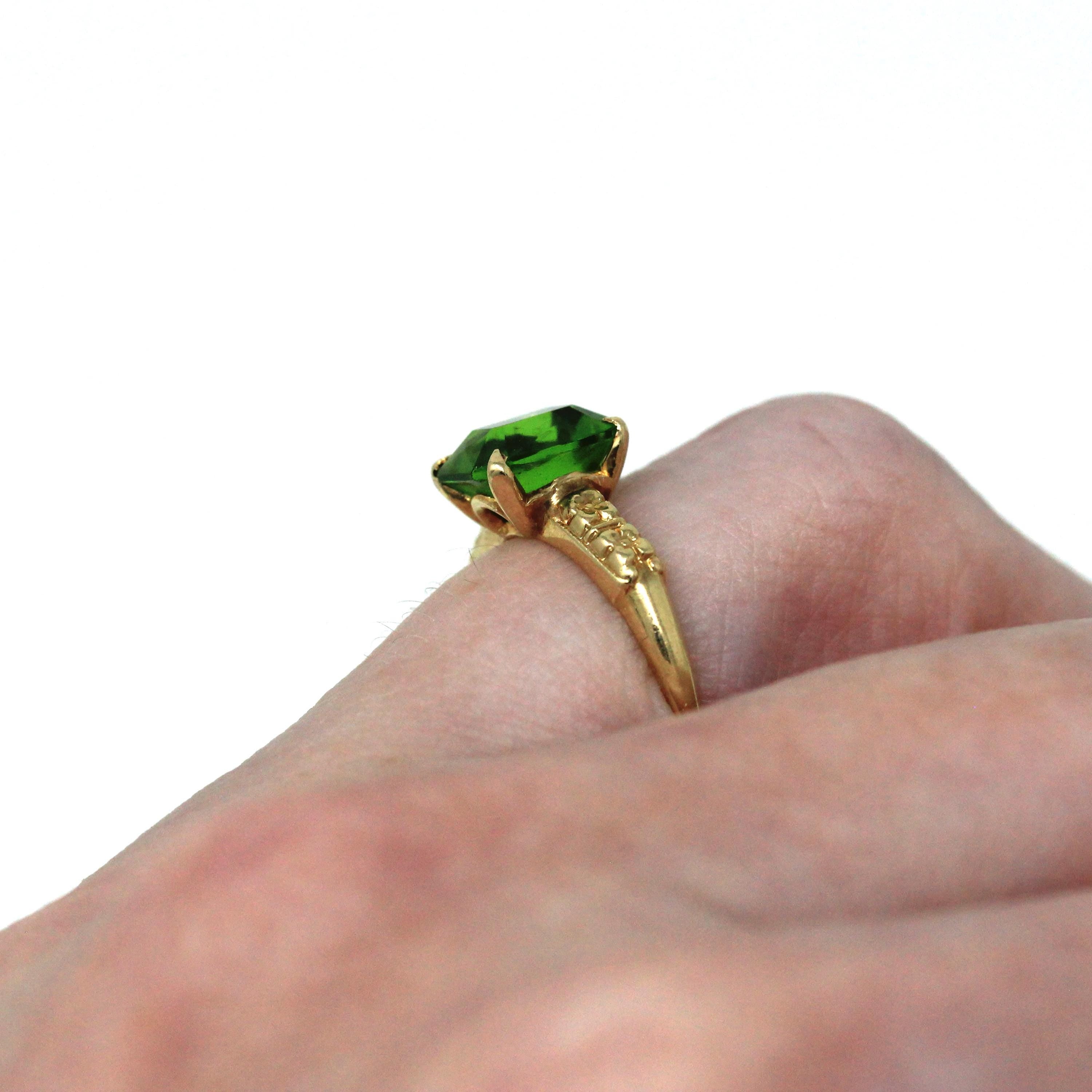 Vintage Flower Ring - Retro 10k Yellow Gold Square Cut Faceted Green Glass Stone - Vintage Circa 1960s Size 4 1/4 New Old Stock 60s Jewelry