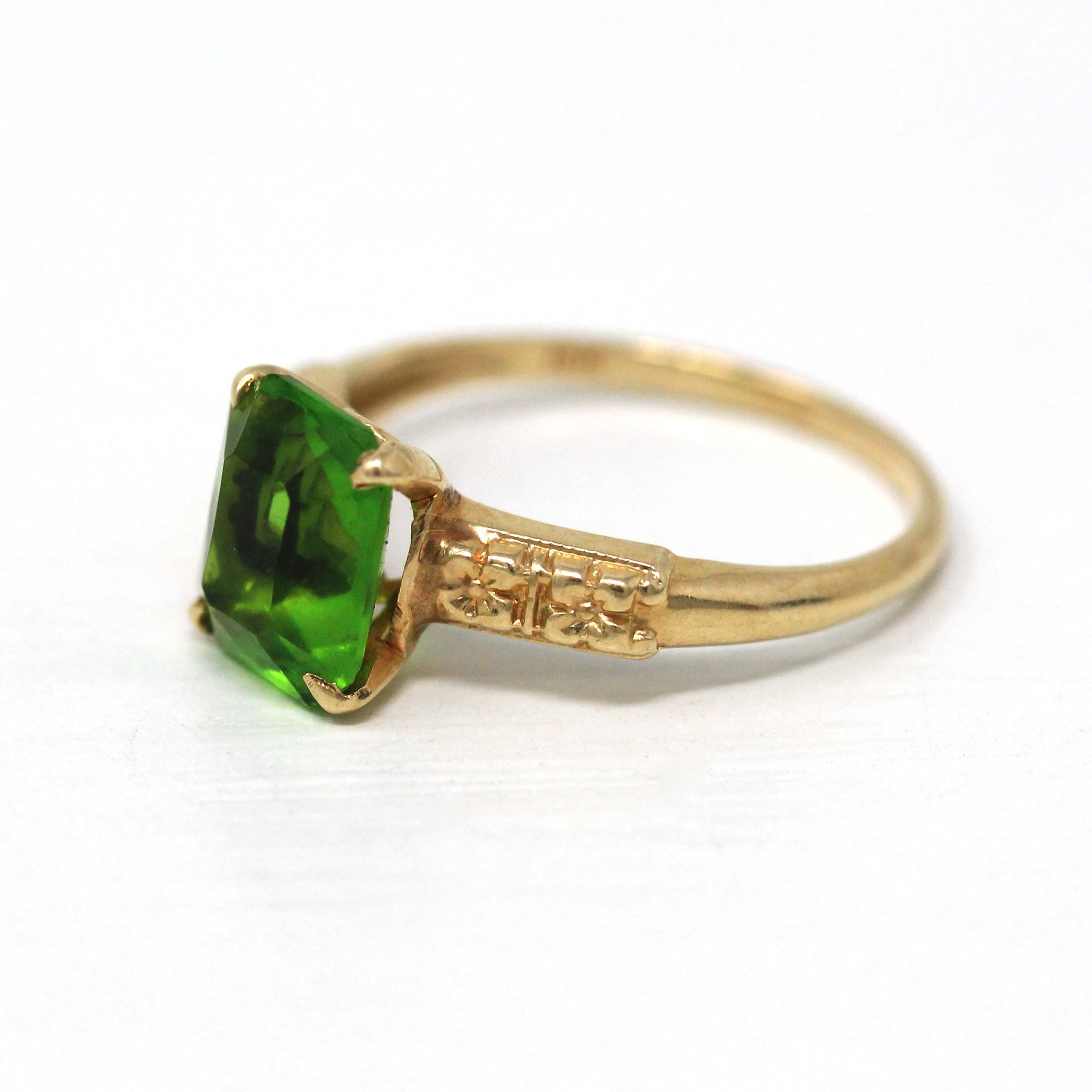 Vintage Flower Ring - Retro 10k Yellow Gold Square Cut Faceted Green Glass Stone - Vintage Circa 1960s Size 4 1/4 New Old Stock 60s Jewelry