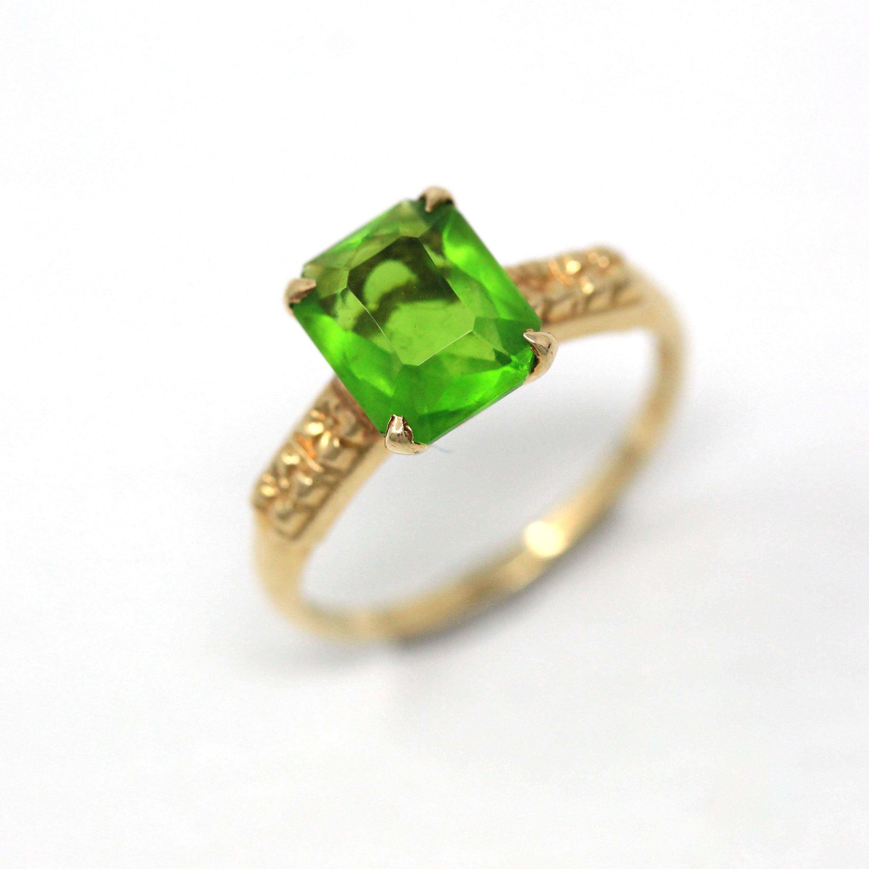 Vintage Flower Ring - Retro 10k Yellow Gold Square Cut Faceted Green Glass Stone - Vintage Circa 1960s Size 4 1/4 New Old Stock 60s Jewelry