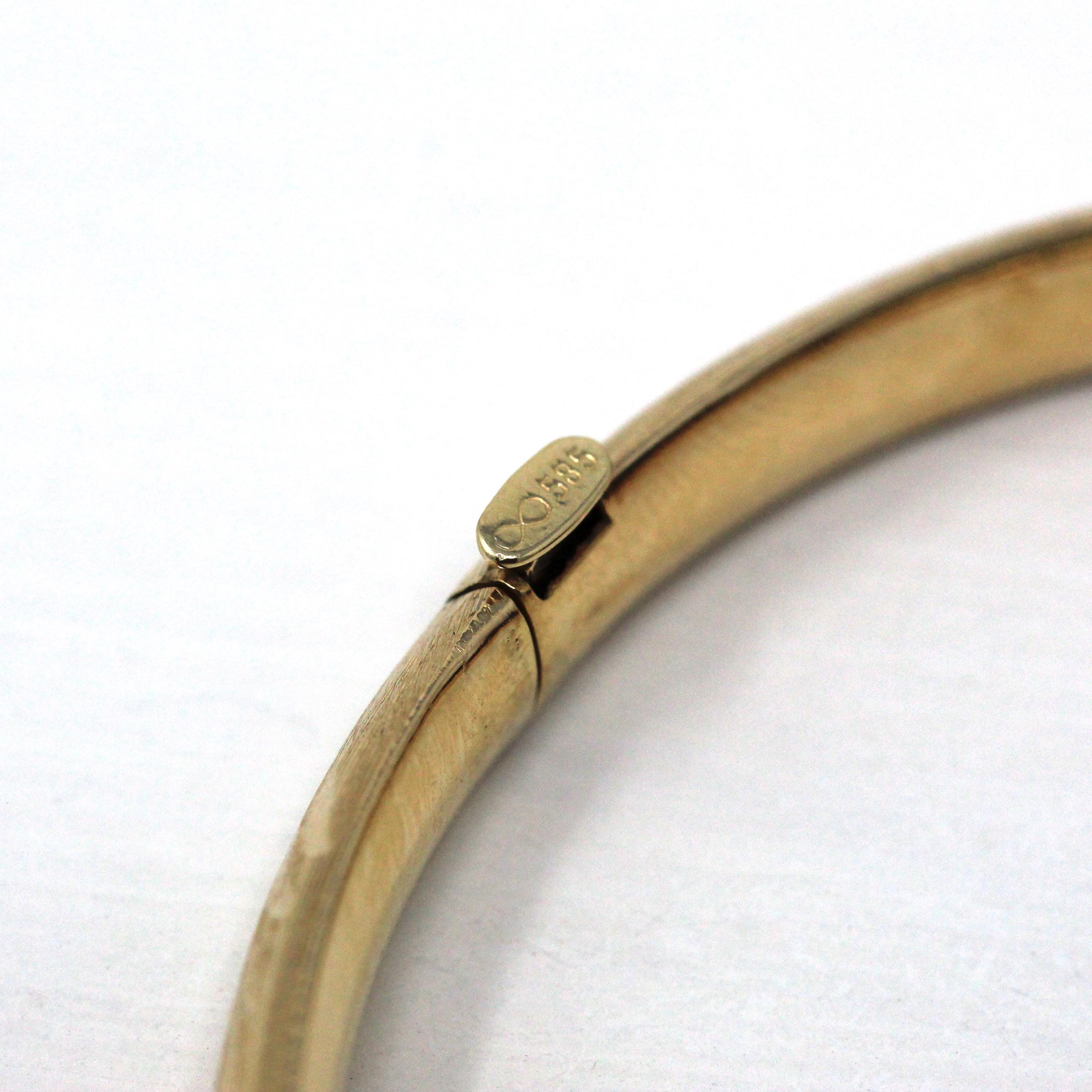 Estate Flower Bangle - 14k Yellow Gold Engraved Flower Design Bracelet - Circa 2000s Era 7 Inch 585 Gold Floral Leaf Motif Fine Jewelry