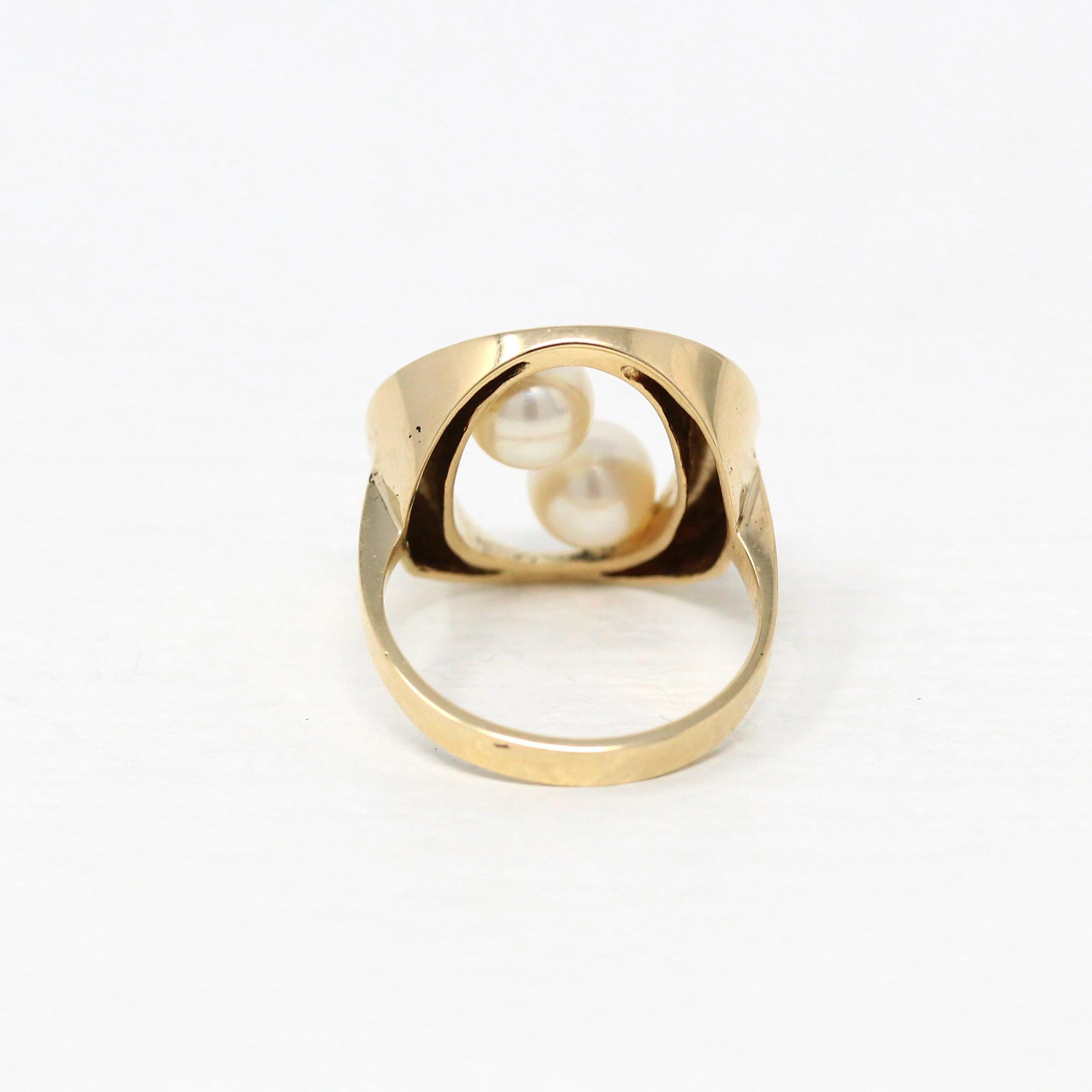 Cultured Pearl Ring - Retro 10k Yellow Gold Oval Circle Brushed Finish - Vintage Circa 1960s Era Size 5 New Old Stock Statement Fine Jewelry