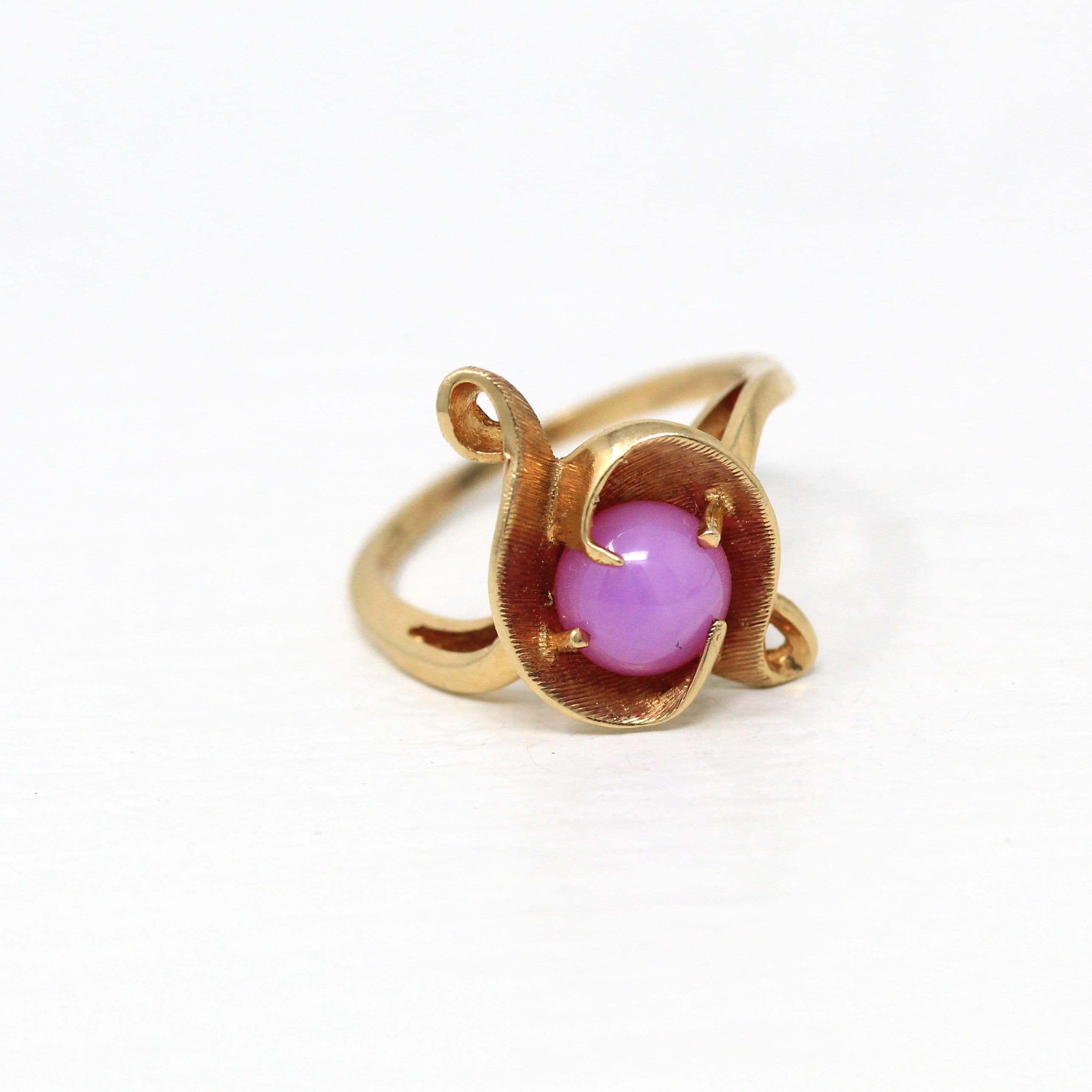 Created Pink Star Sapphire Ring - Retro 14k Yellow Gold Cabochon Cut Gemstone - Vintage Circa 1960s Size 5 1/2 Asterism Fine Jewelry