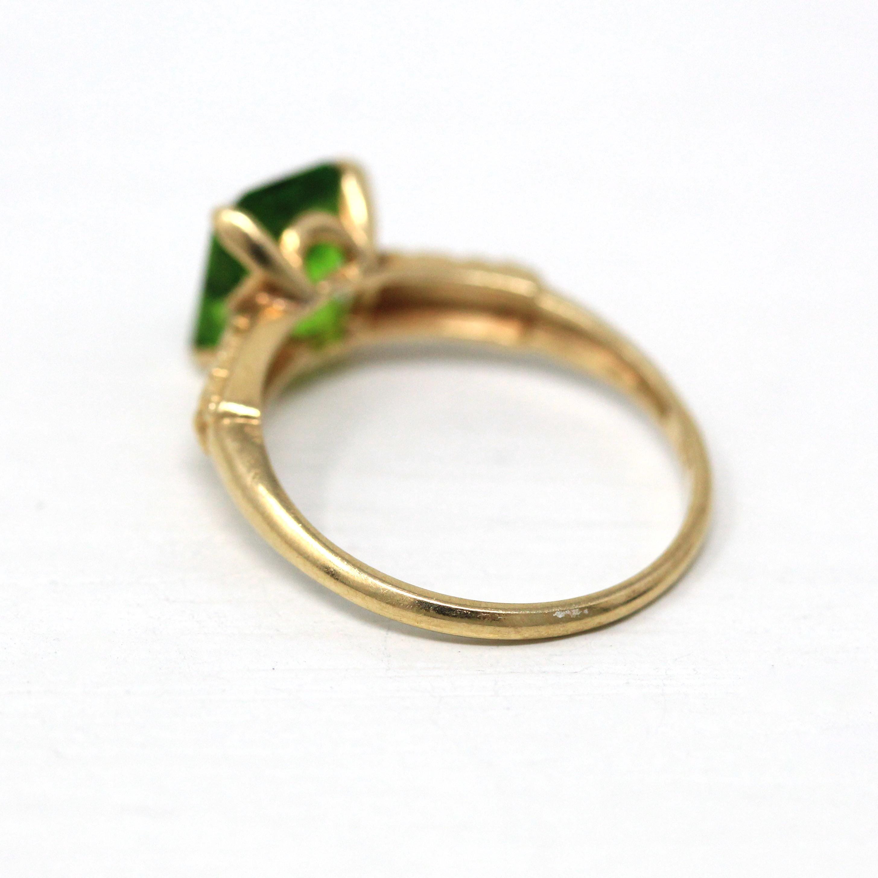 Vintage Flower Ring - Retro 10k Yellow Gold Square Cut Faceted Green Glass Stone - Vintage Circa 1960s Size 4 1/4 New Old Stock 60s Jewelry