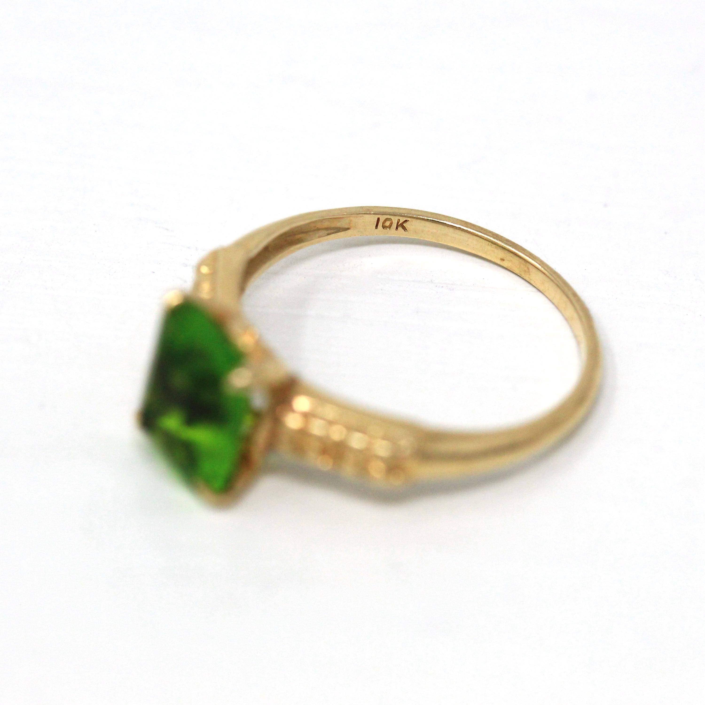 Vintage Flower Ring - Retro 10k Yellow Gold Square Cut Faceted Green Glass Stone - Vintage Circa 1960s Size 4 1/4 New Old Stock 60s Jewelry