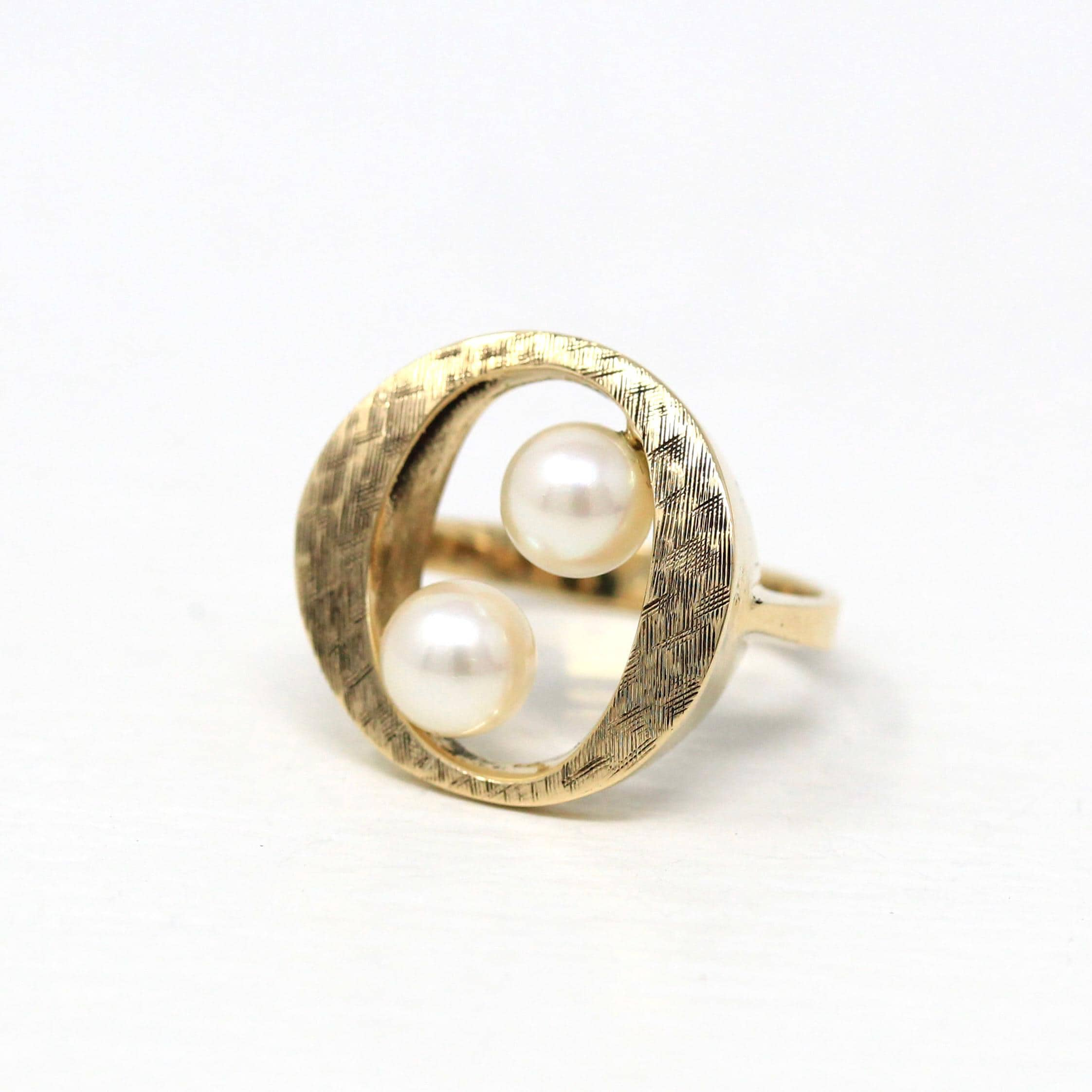 Cultured Pearl Ring - Retro 10k Yellow Gold Oval Circle Brushed Finish - Vintage Circa 1960s Era Size 5 New Old Stock Statement Fine Jewelry