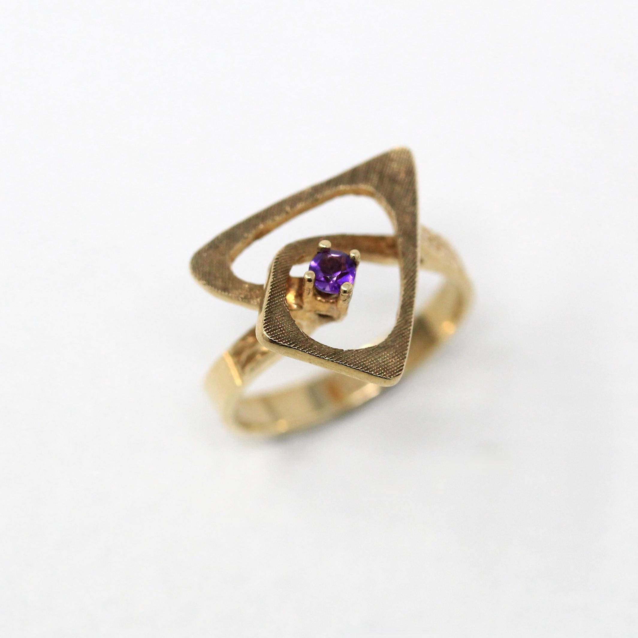 Genuine Amethyst Ring - Retro 10k Yellow Gold Round Faceted Purple Gemstone - Vintage Circa 1970s Era Size 6 1/4 New Old Stock Fine Jewelry