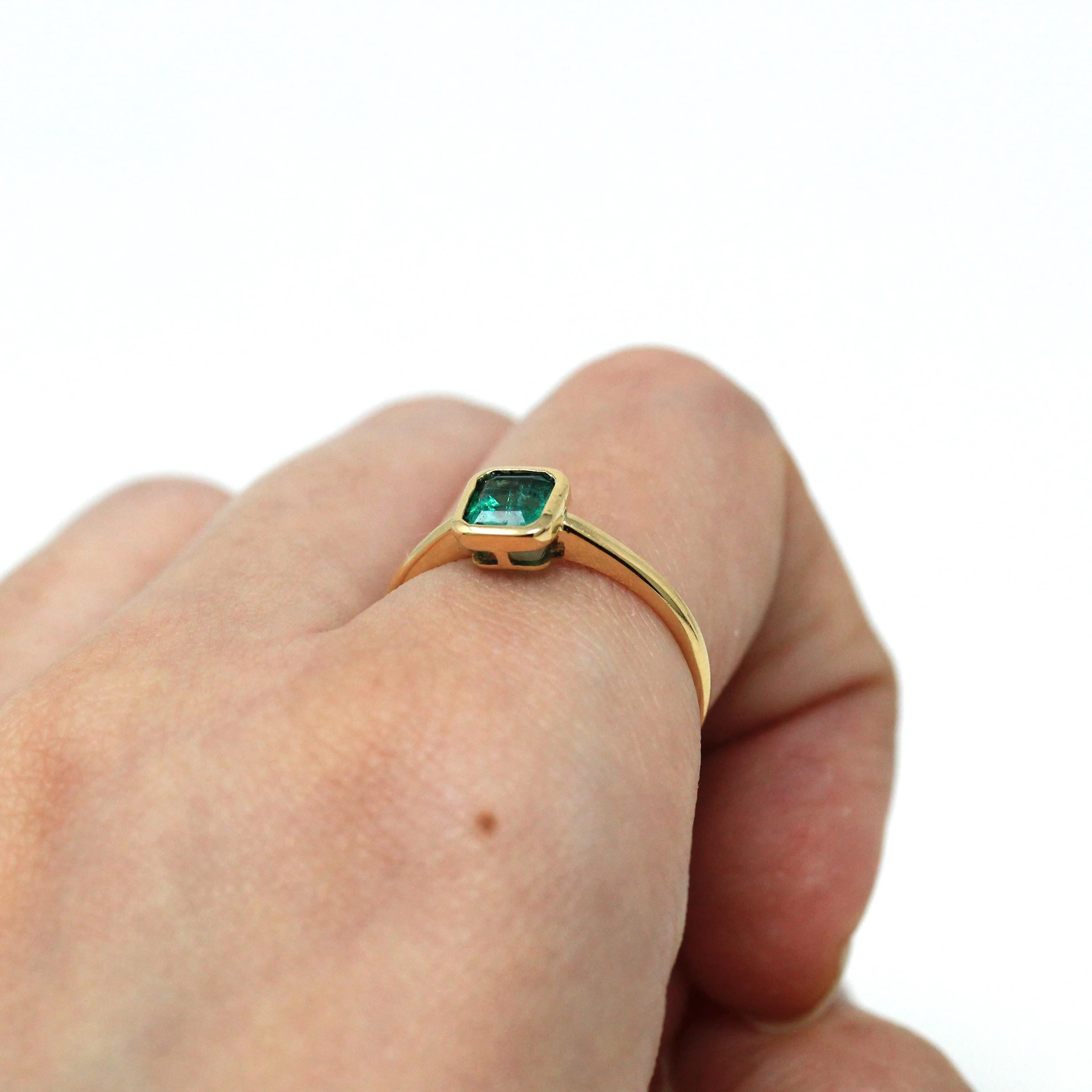 Genuine Emerald Ring - Estate 18k Yellow Gold Square Cut .42 ct Solitaire Green Stone - Modern Circa 2000's Size 6.5 May Birthstone Jewelry