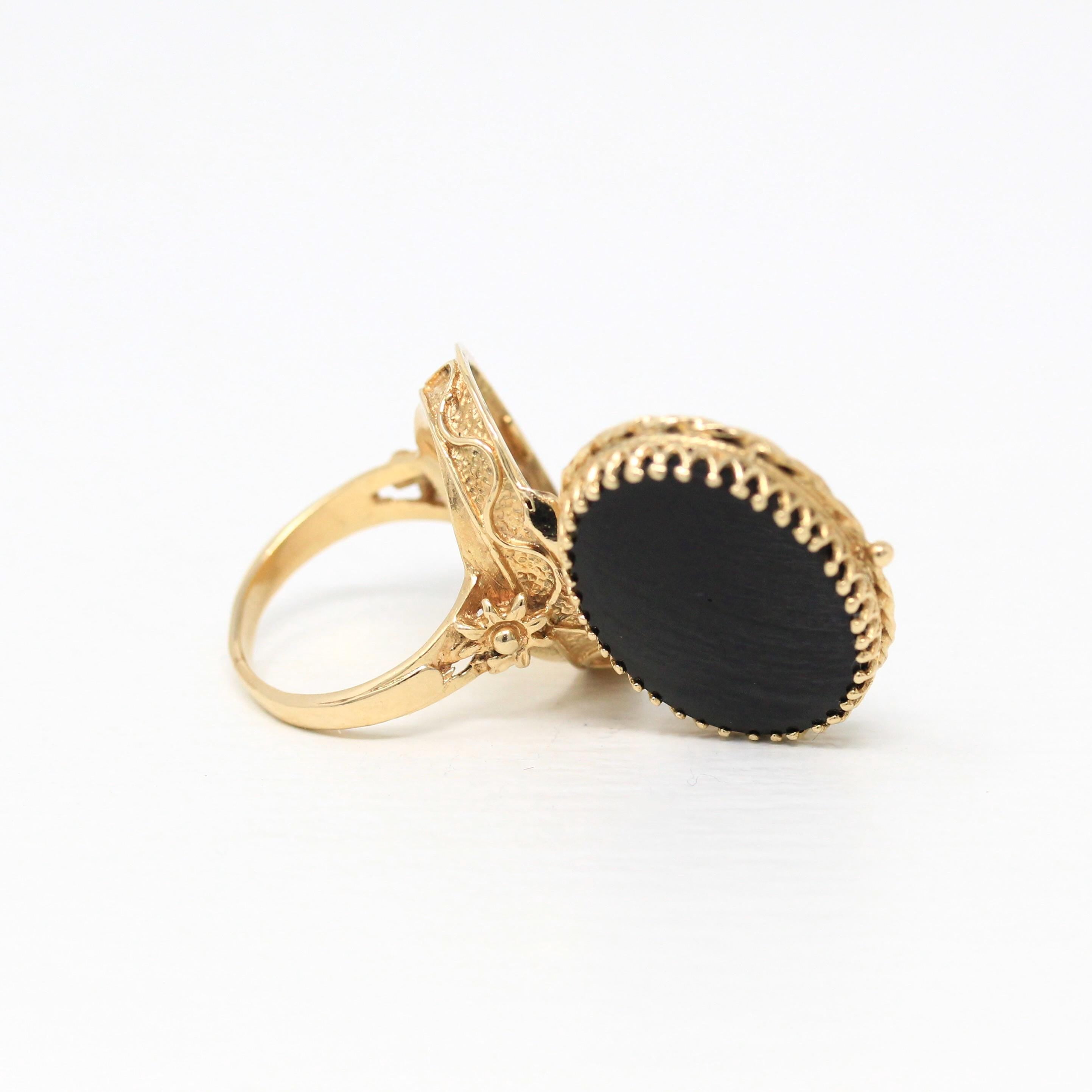 Vintage Locket Ring - Retro 14k Yellow Gold Genuine Black Onyx Gemstone - Circa 1960s Era Size 8 1/4 Hidden Compartment Fine Rare Jewelry