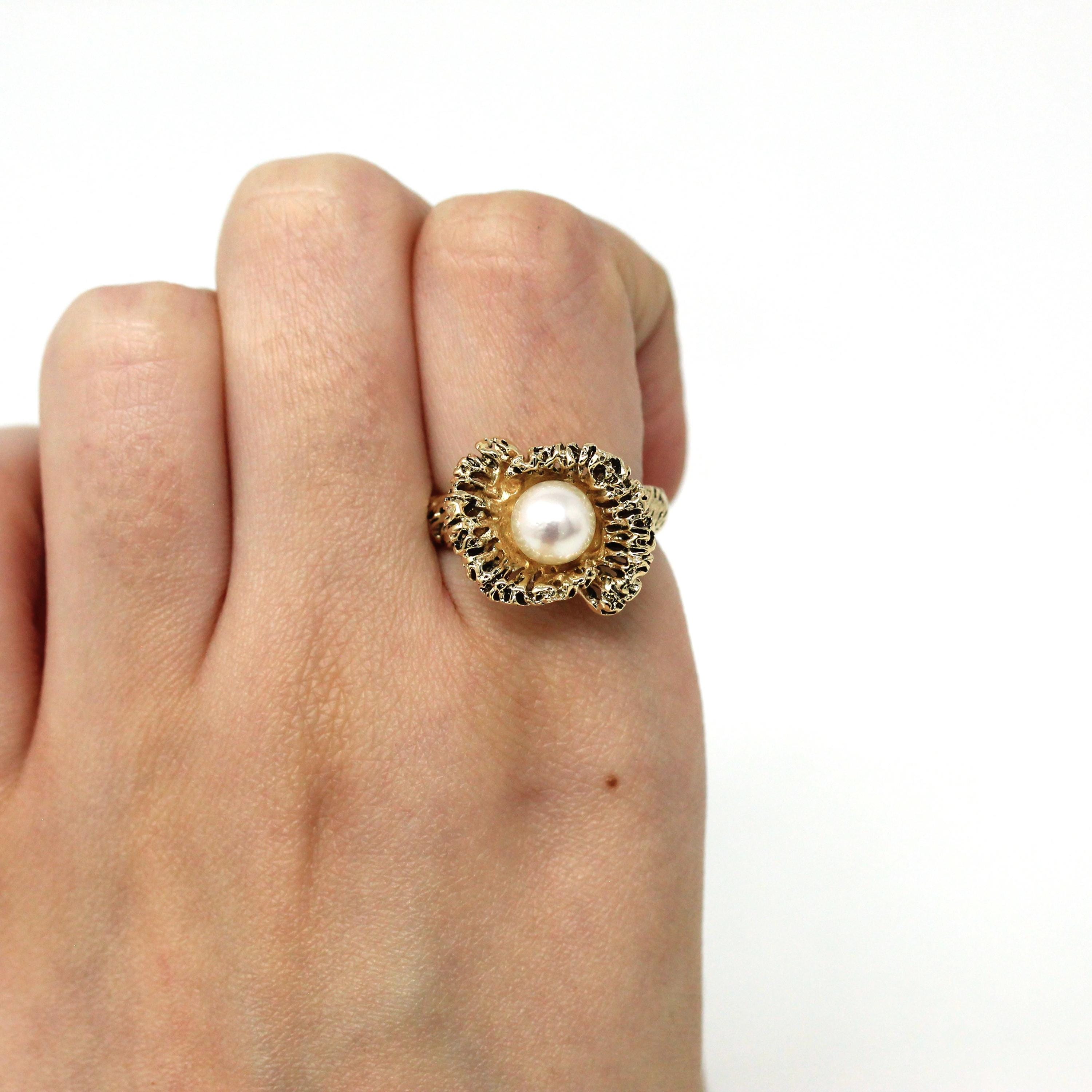 Cultured Pearl Ring - Retro 10k Yellow Gold Round White Gem - Vintage Circa 1970s Era Brutalist Style Size 6 New Old Stock Coral Jewelry