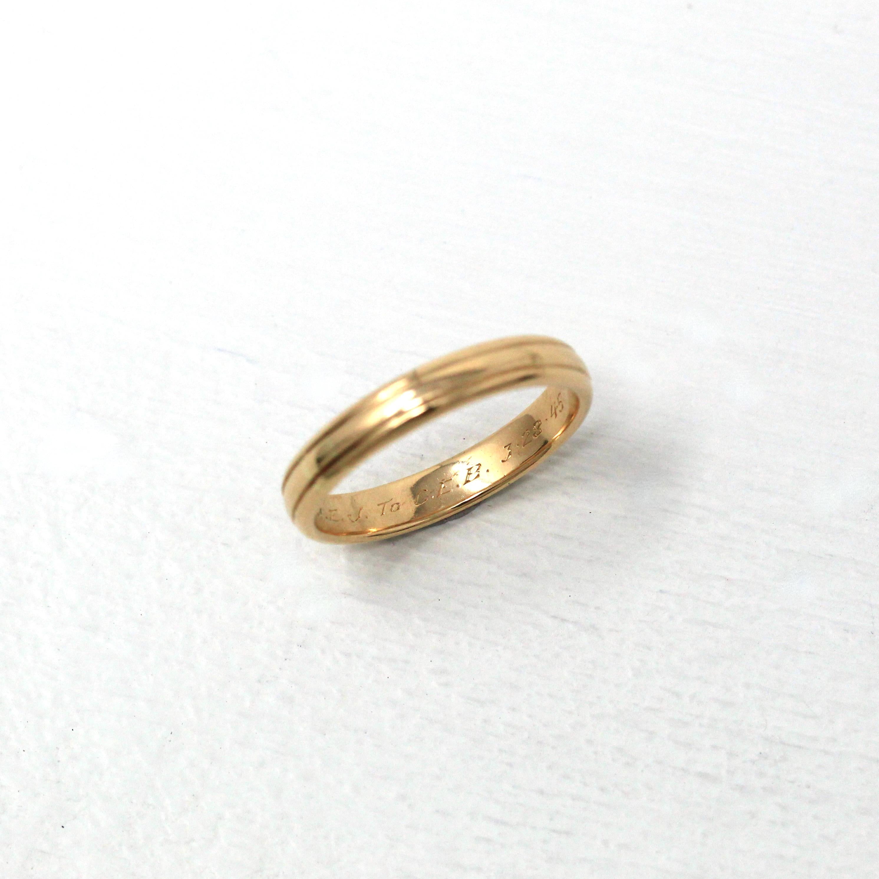 Dated 1945 Band - Retro Era 14k Yellow Gold Grooved Detail Ring - Circa 1940s Size 9 3/4 Minimalist Bridal Stackable Unisex 40s Fine Jewelry