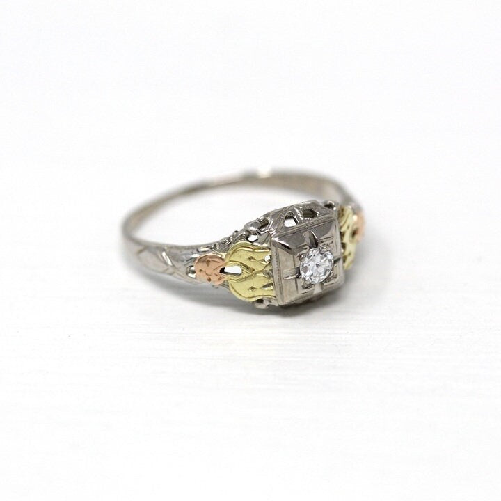 Ca. 1930 – Three stones Diamond Engagement ring | Antique Jewellery Berlin  · Engagement Rings · Wedding Bands